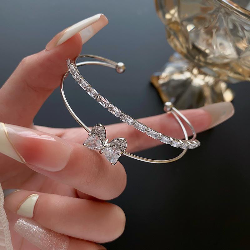 Neues Glänzendes Zirkon Schleifen Armreif Damen Herzform Doppellagig Offen Verstellbares Armband Exquisites Bankett Tägliche Kleidung Schmuck Geschenke