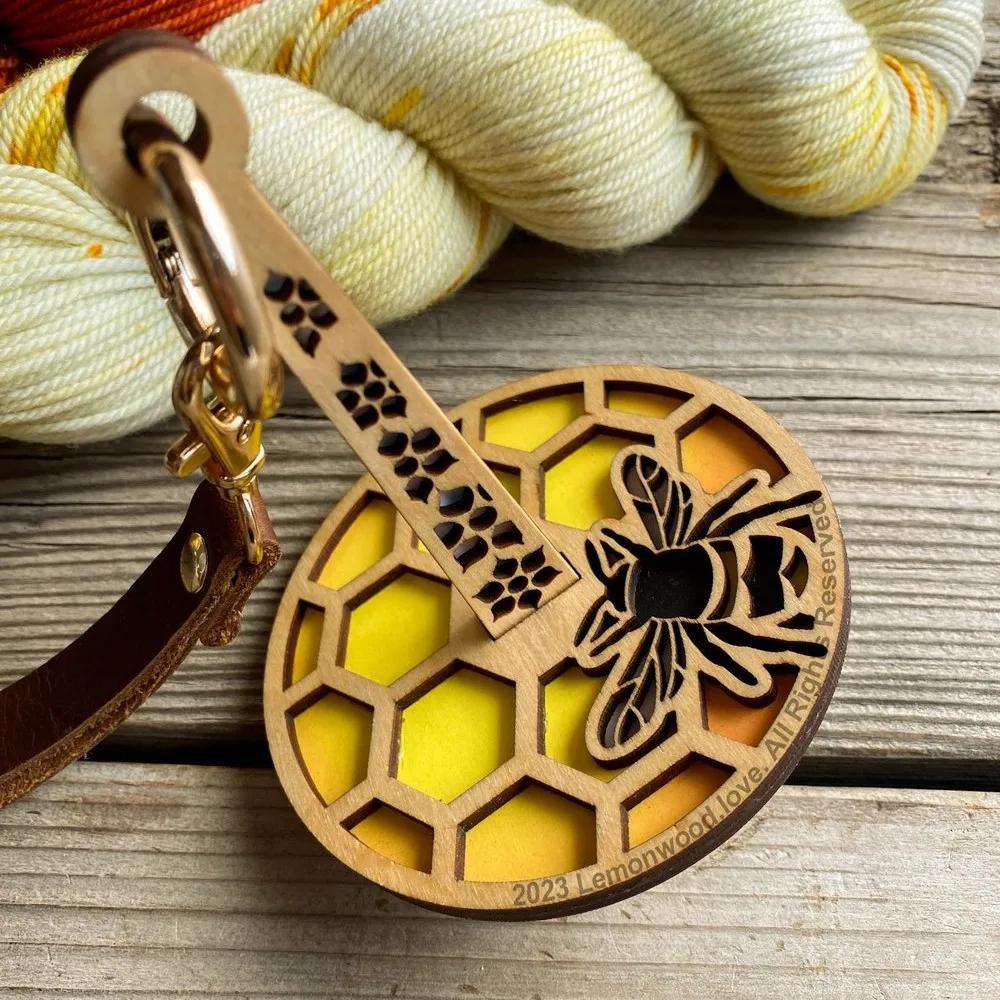 

2026 Latest Models Portable Wood Wrist Yarn Holder with Leather Strap Knitting Yarn Ball Storage Prevent Tangling Craft Storage
