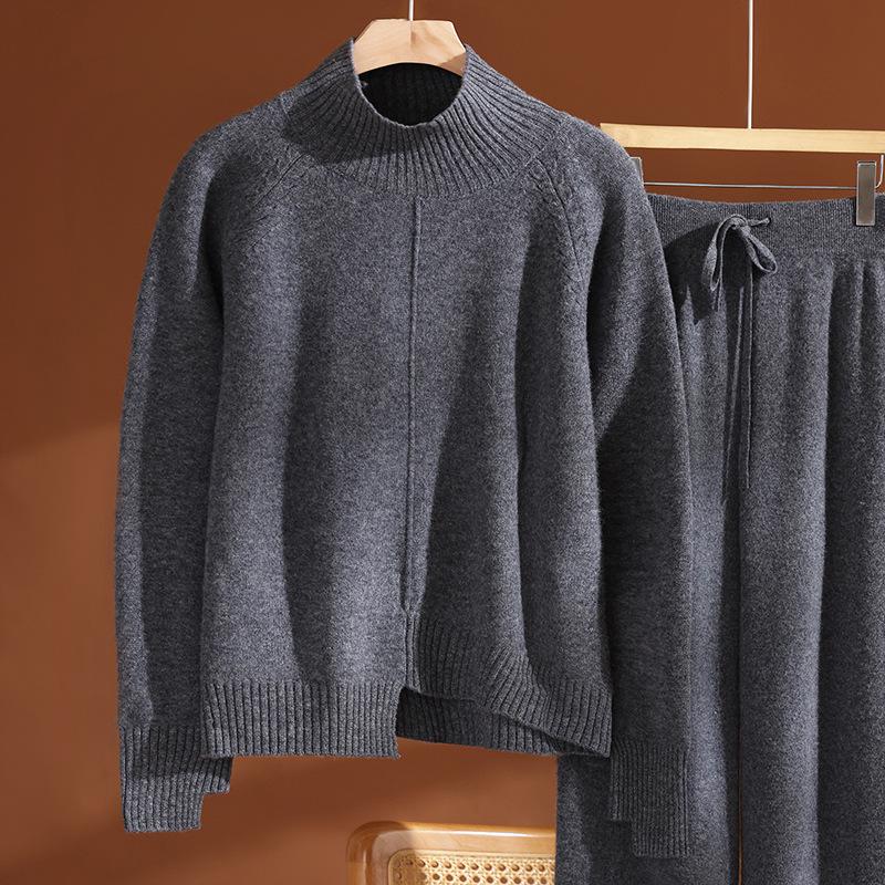 2025 A/W Wool Knitwear: Center Line, Irregular High Neck, Raglan Sleeves, Wool Base Layer.
