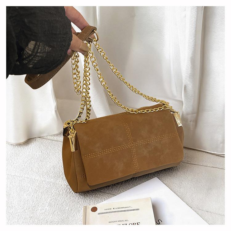 Women Crossbody Bags Fashi Vintage Chain Relaxed and Fashiable Simple Shoulder Bag Large Capacity Commuting Bags for Ladies