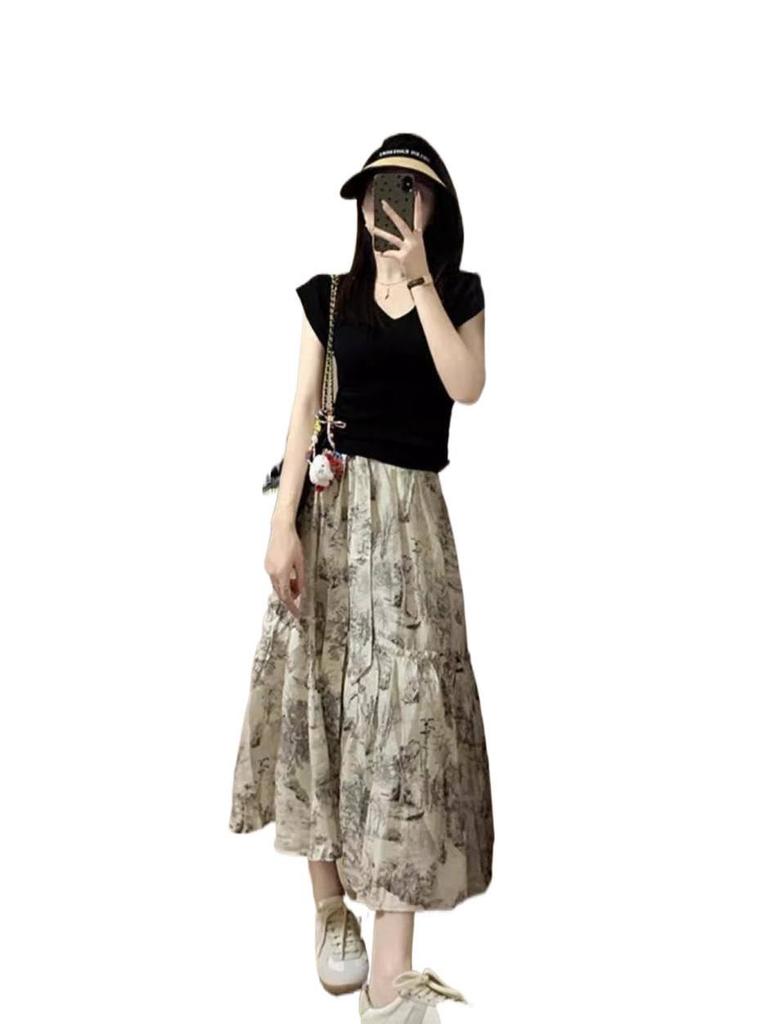 Plus Size Summer Outfit: V-neck Short-sleeve Tee & Ink Painting Skirt Set