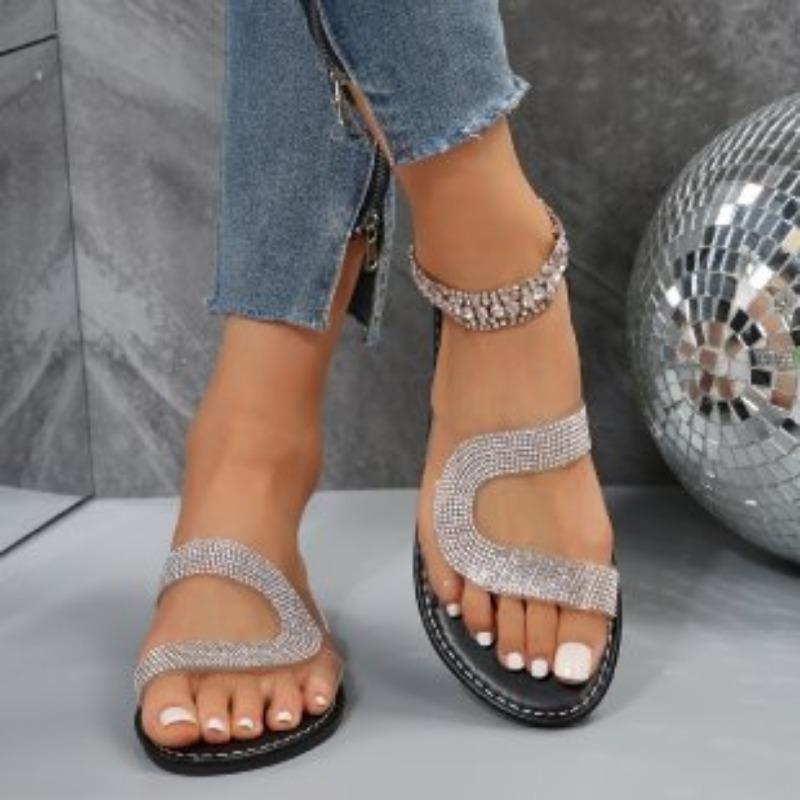 Large Size 43 Rhinestone Flat-bottomed Casual Slippers Women's Cover Toes Simple Personalized Beach Shoes