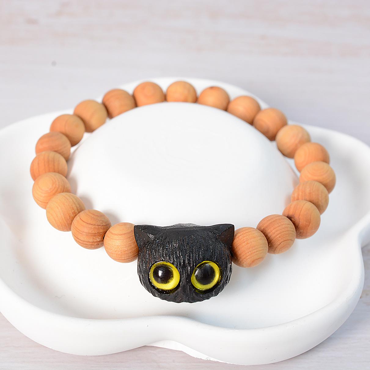 Ebony Cat Head Cartoon Bracelet with Bodhi Cat Paw Carving
