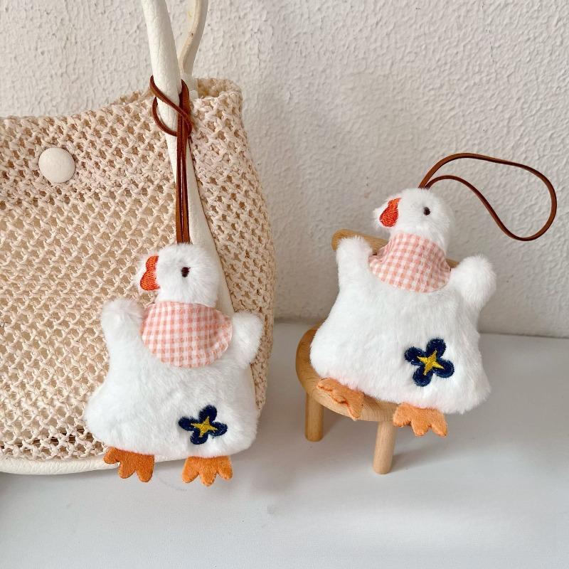 Creative Cartoon Big White Goose Plush Pendant, Cute Doll Hanging Accessories, Gifts Suitable for Going Out and Matching Bags