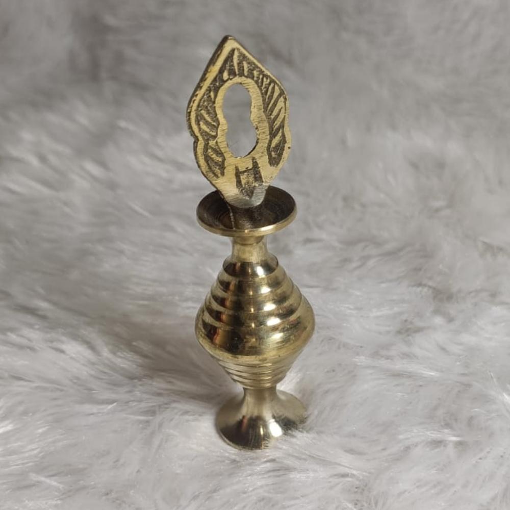 AL ATHMAD Arabian Brass Surmadani - Kohl Container For Storing Surma Powder - Golden Color