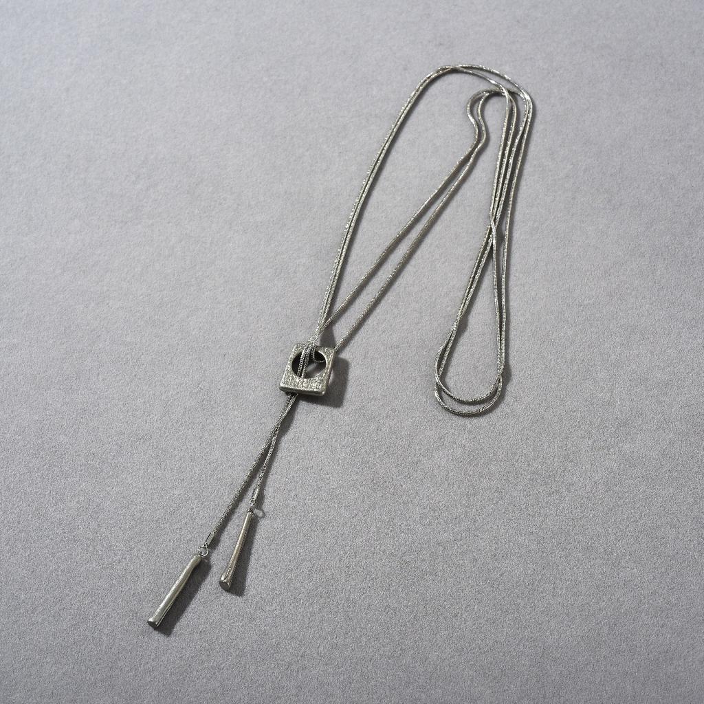 Autumn And Winter Unique Temperament Texture Pendant Adjustable Lock Sweater Chain Niche Fashion Simple Necklace