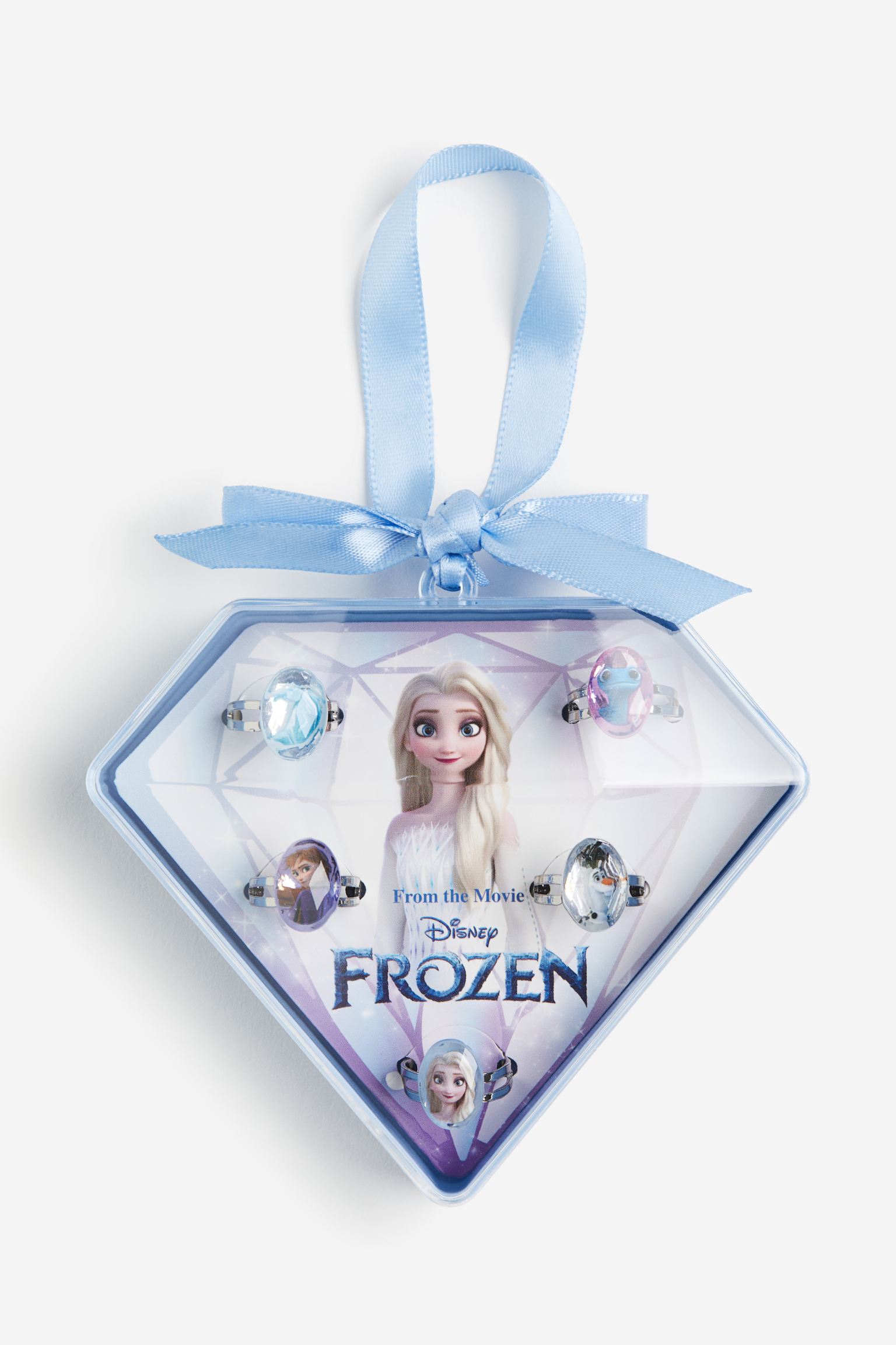 

5 колец в коробке.