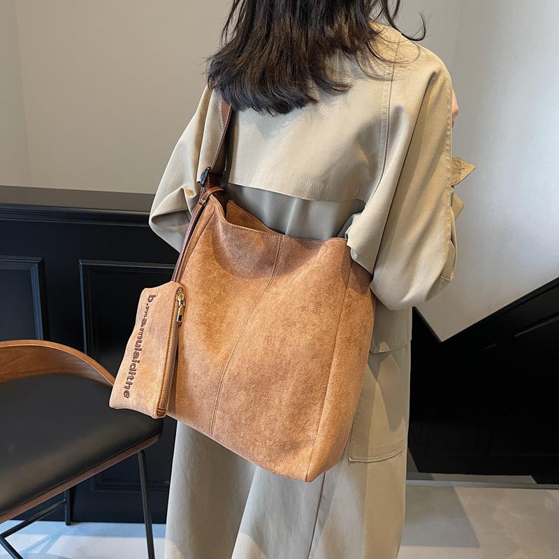 Casual Versatile Suede Large-capacity Bag Women's 2025 Autumn and Winter New Casual Shoulder Bag Wide Shoulder Strap Tote Bag