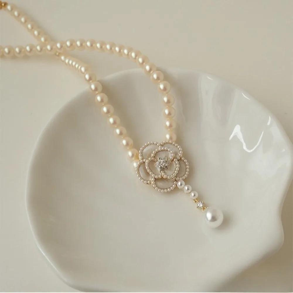Beautiful Camellia Rose Pearl Necklace Exquisite Craft Personality Creative Pendant Family Gift