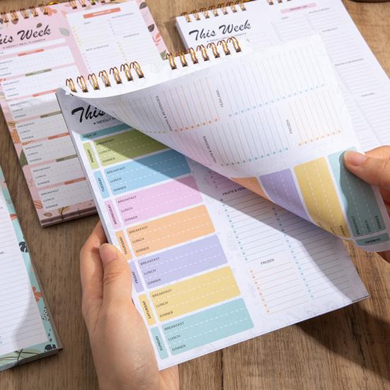 52týdenní odtrhávací jídelní plánovač, spirálová vazba, odnímatelný nákupní seznam, nedatovaný blok pro plánování menu do kuchyně