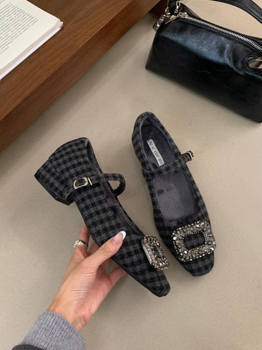 

French plush Mary Jane shoes women s 2025 winter new plush square head plush shoes single shoes rhinestone flats 39