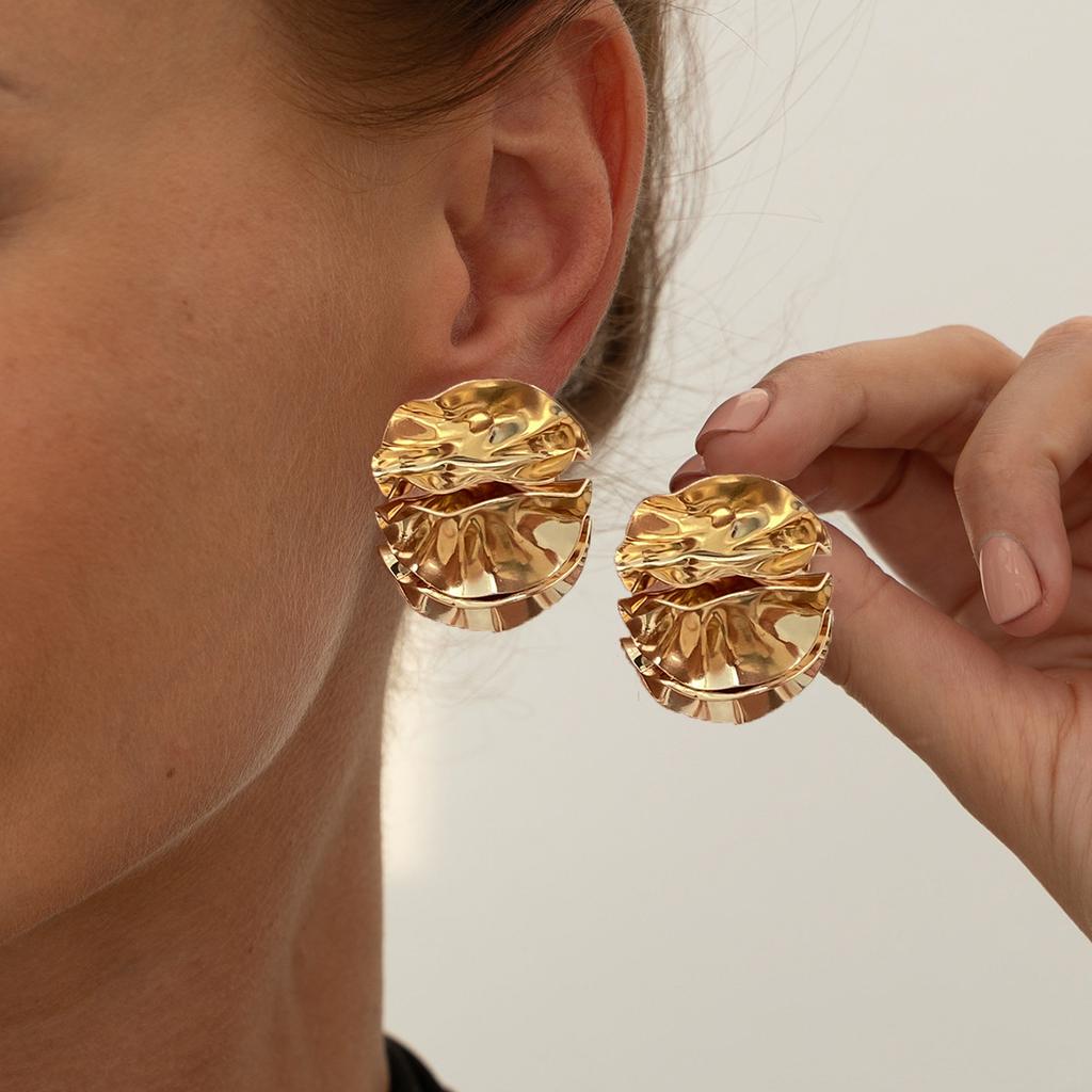 Wind Design Liquid Metal Pleated Stud Earrings, Fashionable Irregular Percussion Pattern Rose Earrings