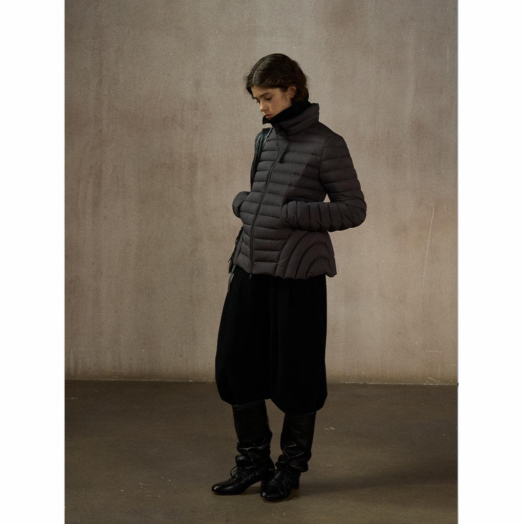 [How many do you know] The stand-up collar fits the hourglass type, the waist is light and warm, and the inside is a ribs down jacket for women M