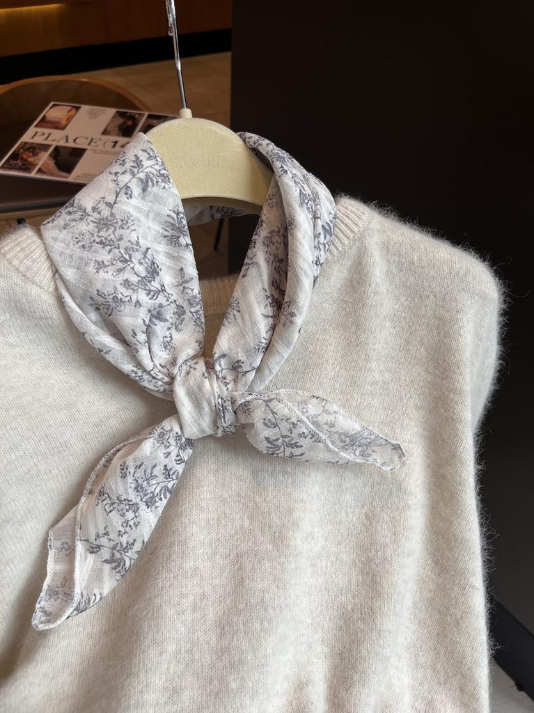 Keep several for yourself! Export island country quality! Cotton and linen Japanese and Korean square scarves, headbands, fresh literary silk scarves,