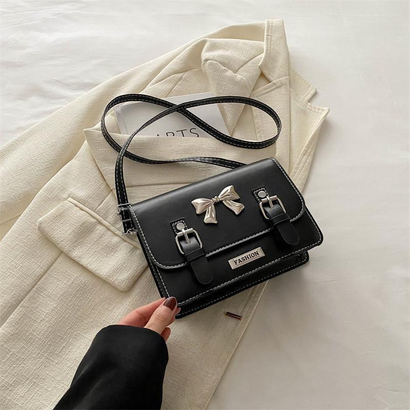 

Chic And Stylish Shoulder Bag For Women In 2024 With Synthetic Leather Inner Lining Black