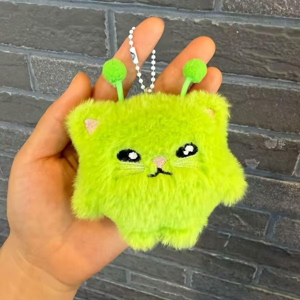 1/5 Stück Süßer Alien-Katzen-Plüsch-Schlüsselanhänger Kawaii Flauschige Katzenpuppe Anhänger Rucksack-Schmuck Stofftier-Schlüsselanhänger Geschenk für Mädchen yellow
