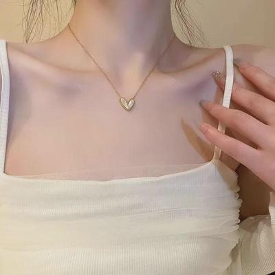 Golden Heart Necklace - Women's Niche Fashion, Light Luxury, Simple Clavicle Chain with Unique Design
