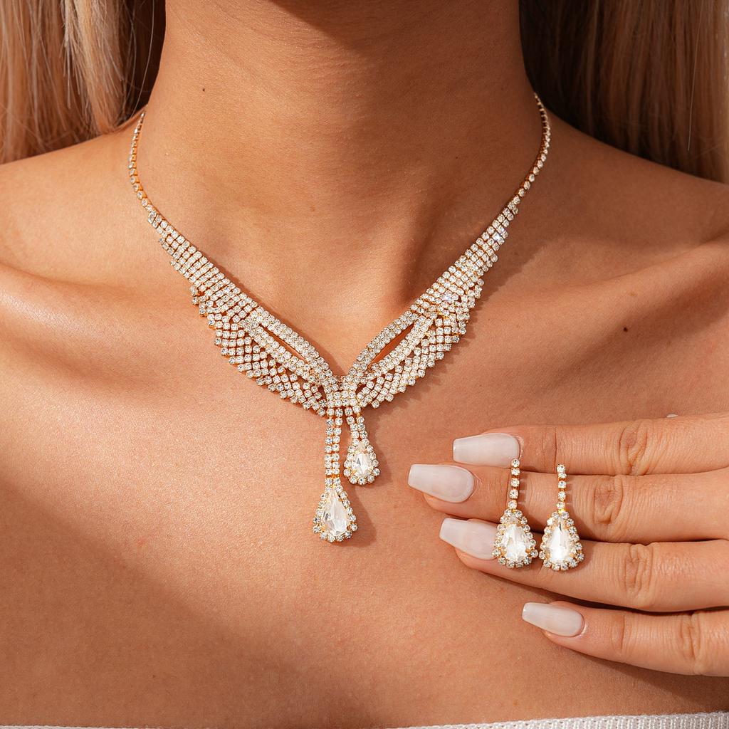Two-piece Set of Diamond-encrusted Water Drop Pendant, Collarbone Chain, Temperament, Fashionable Neck Chain, Light Luxury Necklace.