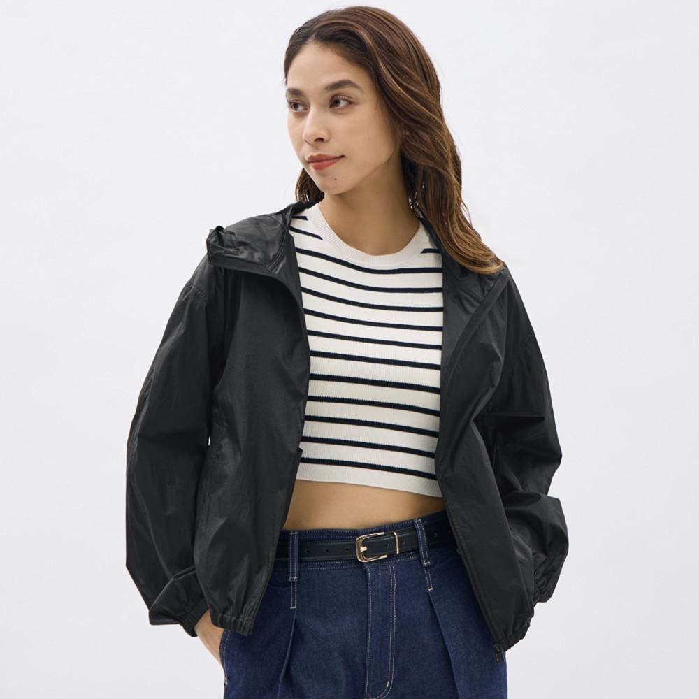 

Прозрачный блузок GU by Uniqlo с УФ-образным вырезом