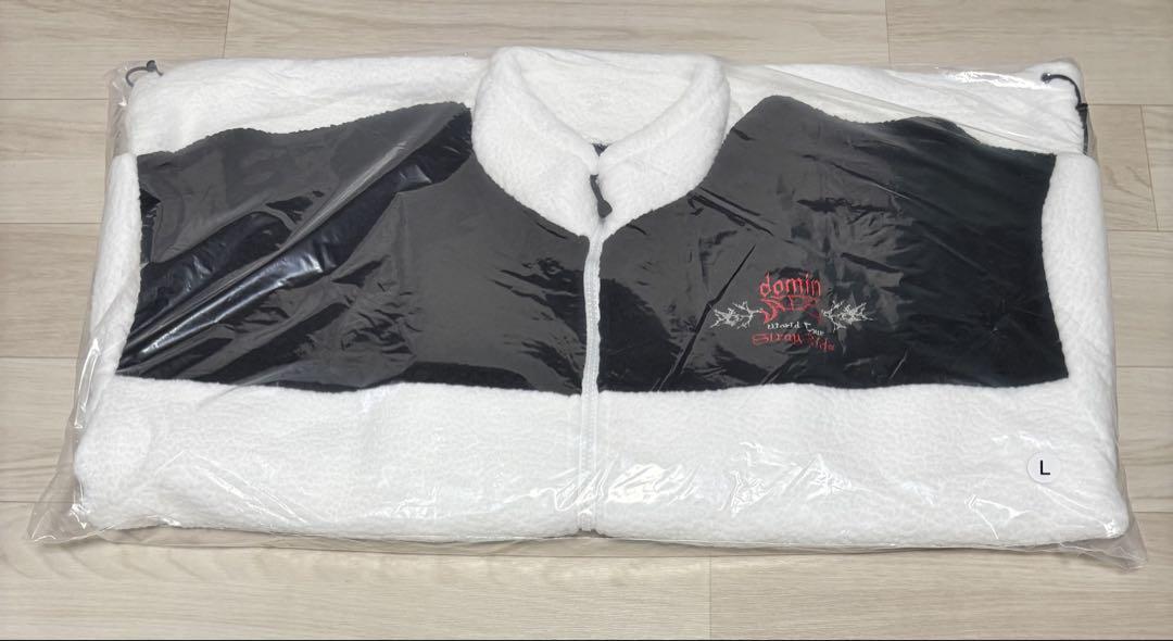 

[USED] Stray Kids World Tour Boa Jacket, Size L