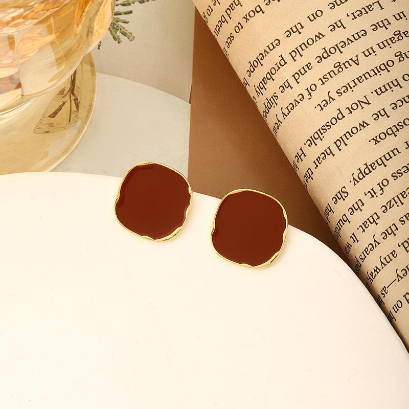 Retro black stud earrings geometric drip earrings coffee color simple oval niche earrings