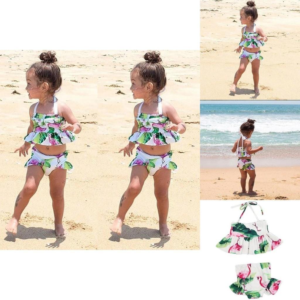 Charmantes 2-teiliges Mädchen-Bikini-Set mit Rüschen und Blumenmuster, mit entzückendem Flamingo-Design