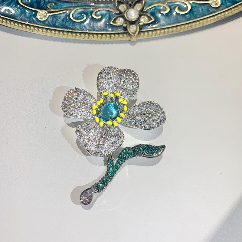 

Emerald Flower Zircon Brooch by Lingxinzao
