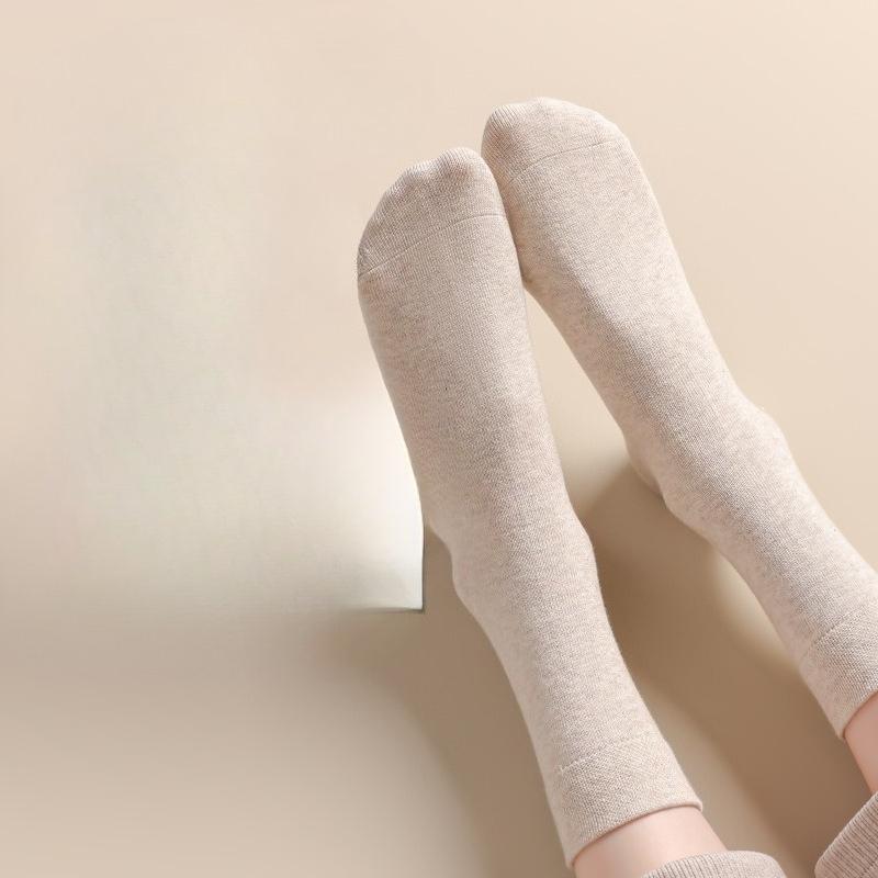 Women's Mid-calf Socks, Thick and Warm Long Calf Socks for Autumn and Winter, Sweat-absorbing and Odor-proof Postpartum Socks