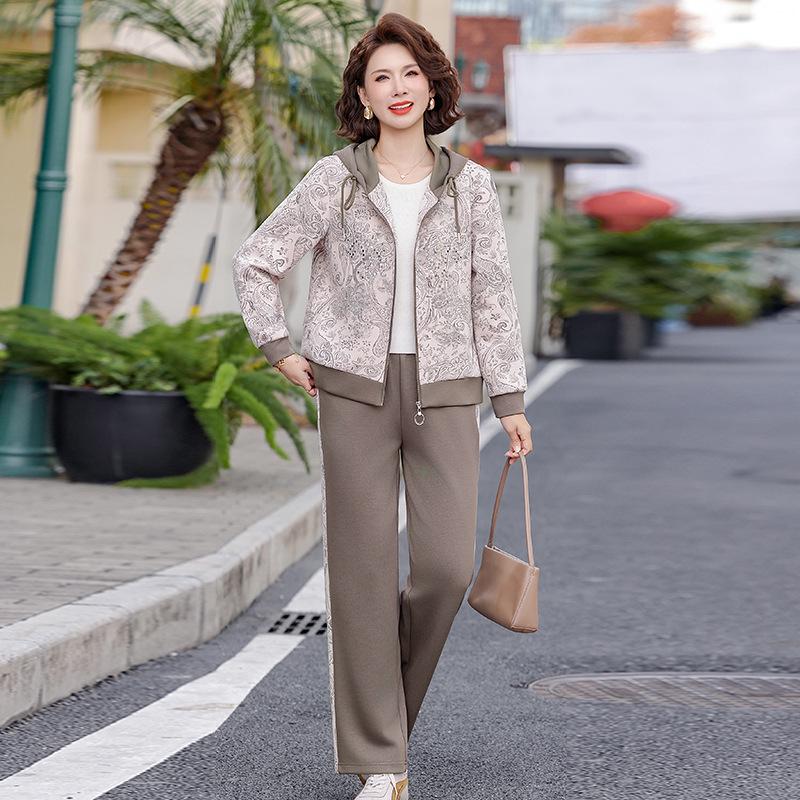

2026 Spring & Autumn Casual Two-Piece: Hooded Jacket & Wide-Leg Pants for Stylish, Fashionable Middle-Aged & Elderly Women XL (recommended 95-110 jin)