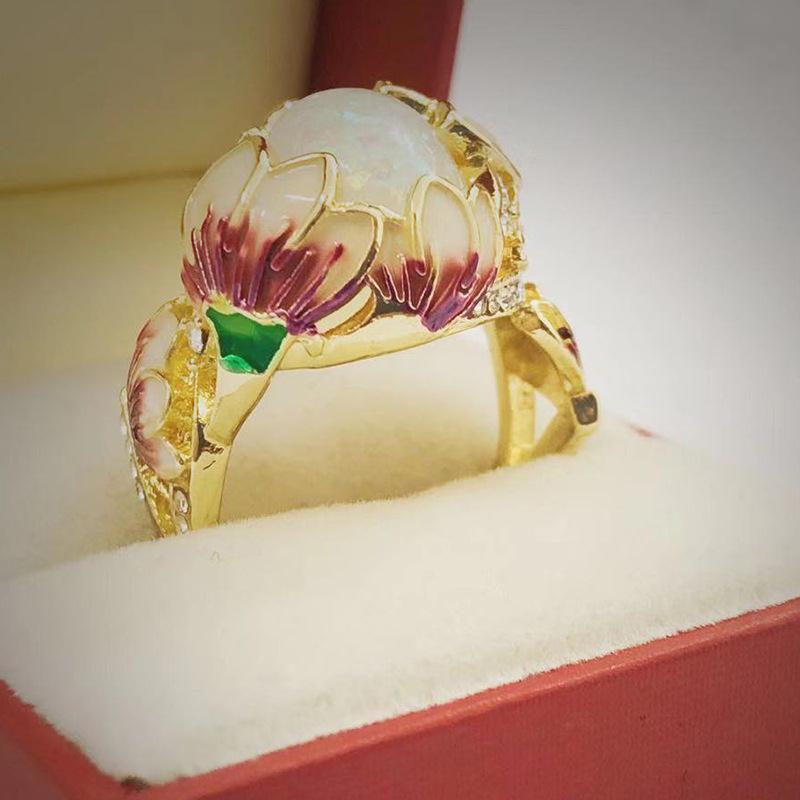 Anillo Floral Delicado de Moda Color Dorado Lavanda Fucsia Loto Esmalte Corte Oval Piedra de Fuego Anillos de Compromiso Nupciales Para Mujeres