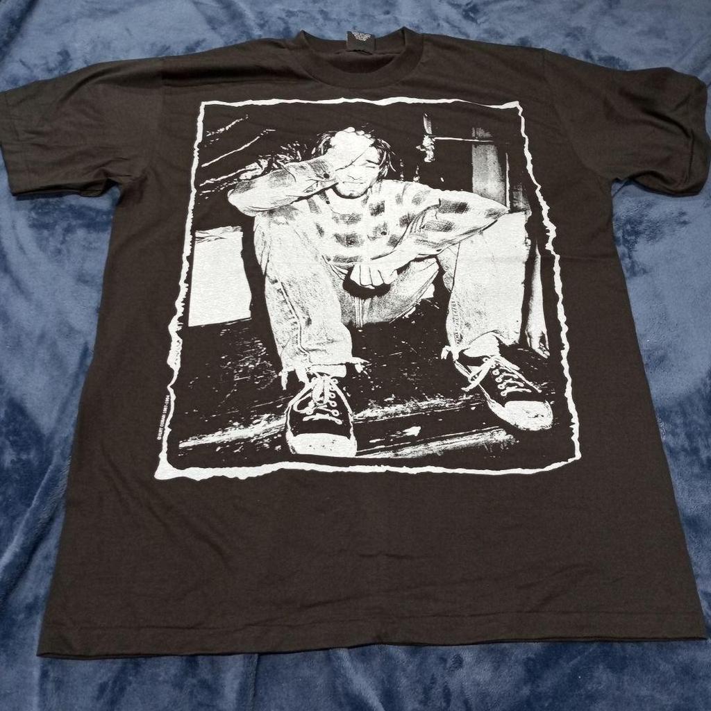 26 Kurt Cobain Nirvana XL Size T-shirt Unisex T-Shirt
