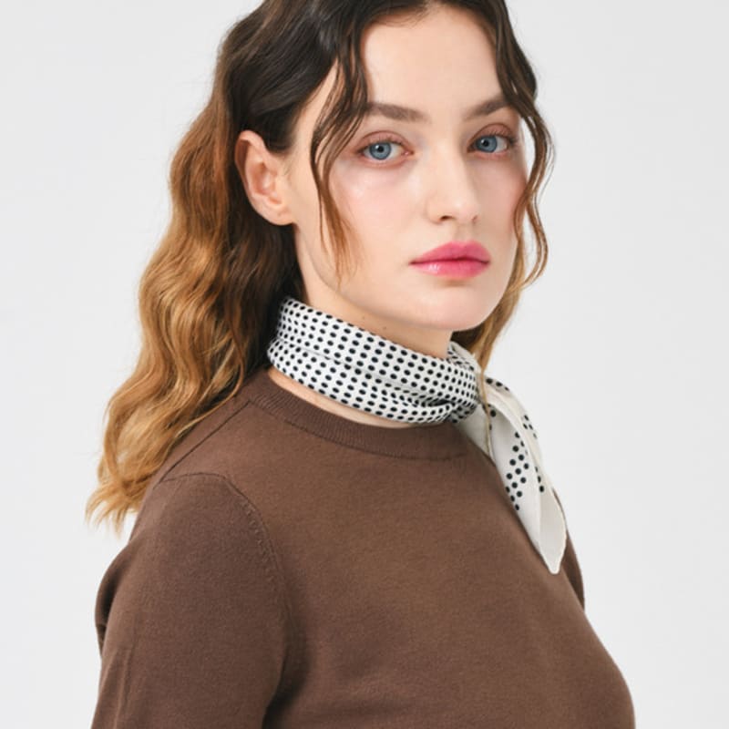 DOYOUKNOWMC Hela Säsongen Mini Prickig Fyrkantig Vit Liten Scarf