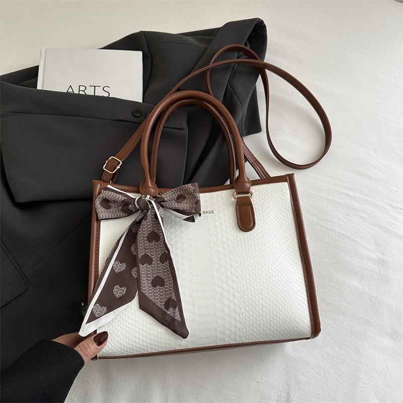 

Fashi Color-Block Embossed Handbag For Women 2026 Spring Summer Newest Commuter Tote Bag Versatile Underarm Bags кавовий