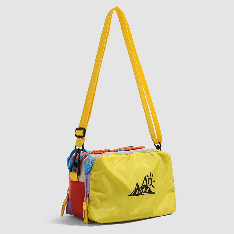 

Color Block Crossbody Bag with Mountain Print Design Lightweight Shoulder Bag for Outdoor and Daily Use жовтий