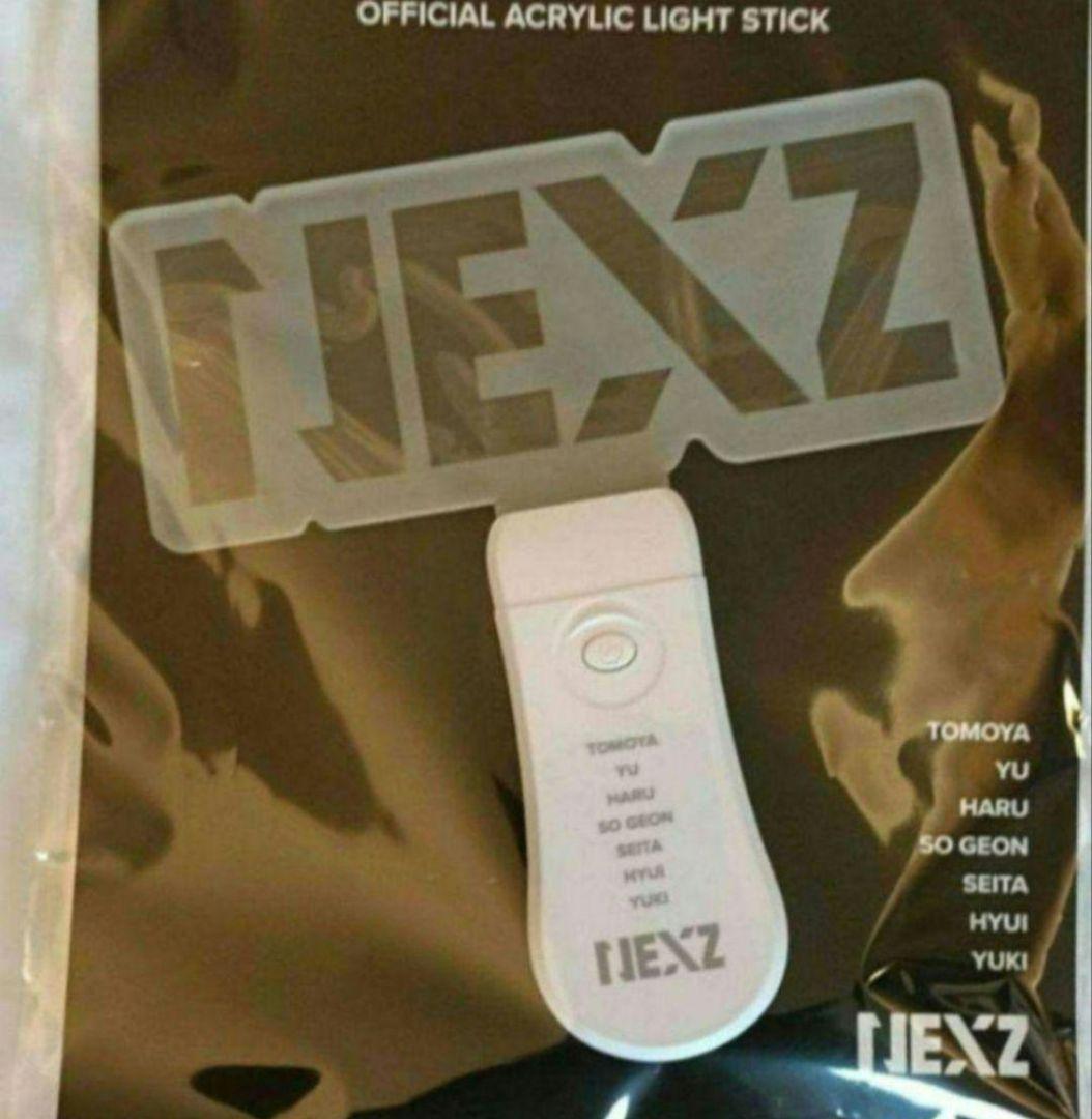 

[ИСПОЛЬЗУЕТСЯ] Фонарик-фонарик NEXZ Nexji для встречи с фанатами