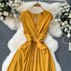 Sommer Neues Französisches Chic Maxikleid Damen V-Ausschnitt Ärmellos Schnürung A-Linie Falten Damenkleider Damen