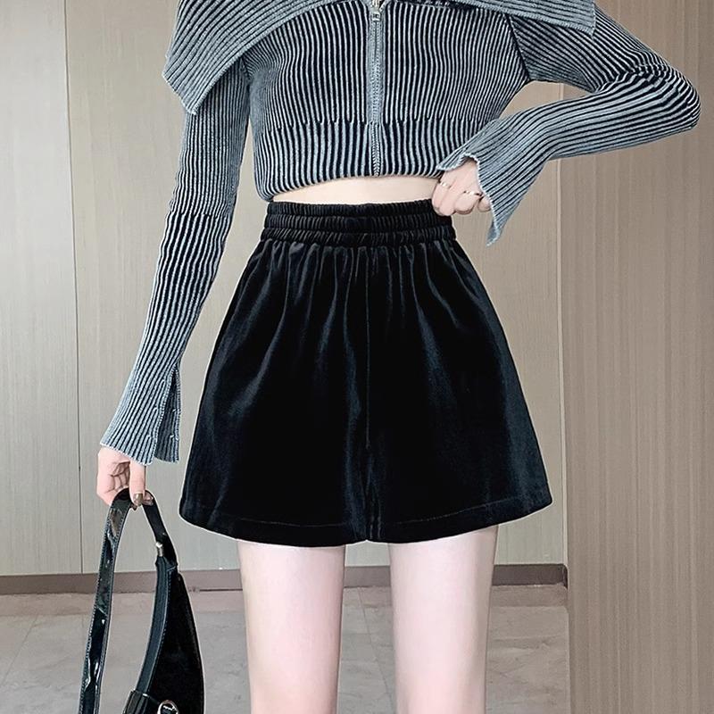

Women s High-Waisted Black Gold Velvet A-Line Shorts - 2024 Autumn/Winter Collection, Perfect for Pairing with Boots 4XL