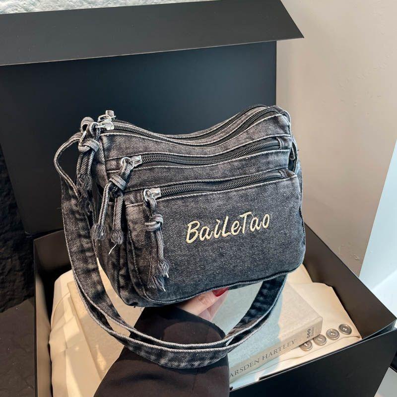 

This Stylish and Stylish Small Square Bag Is A Simple and Elegant Single-shoulder Crossbody Bag for Women чорний