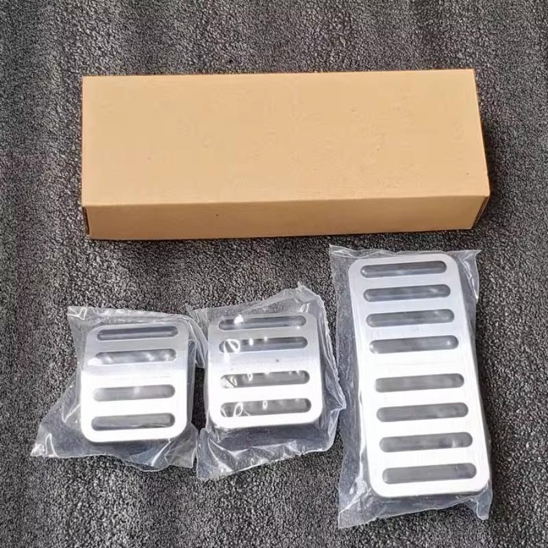 

Car Foot Pedal Accelerator Brake Pedal Cover Non-Slip Pad Accessories For BaoJun310 MT 2016- срібний