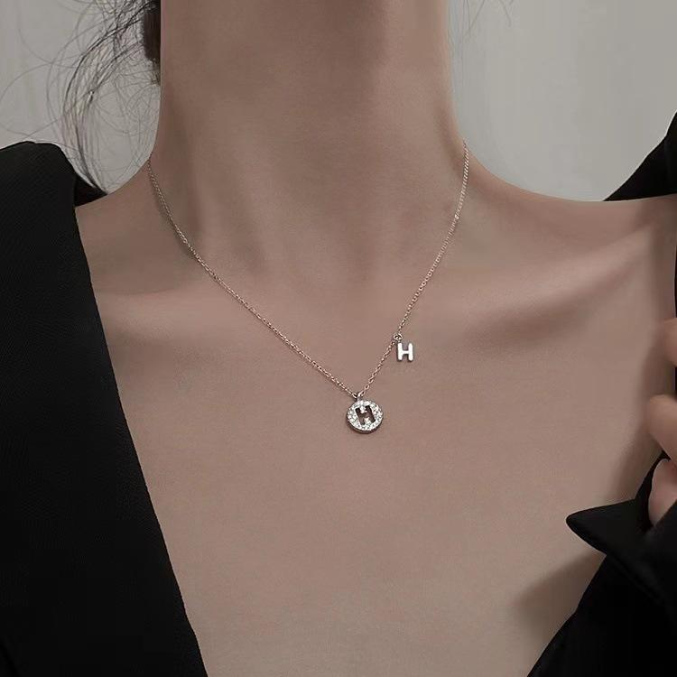 Trendy French Minimalist H Pendant Choker Necklace for Women