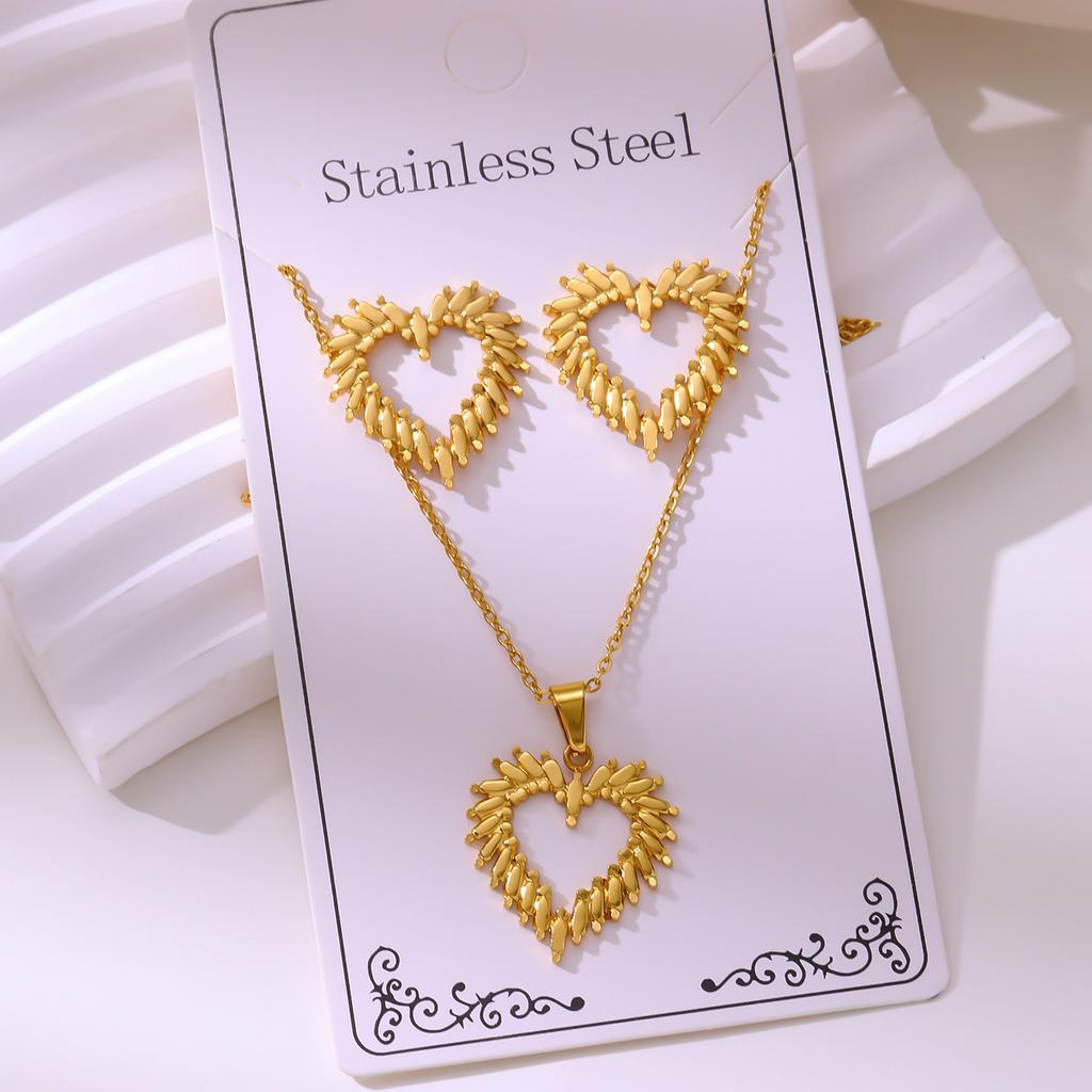 Personalized European and American Fashion Stainless Steel Stud Earrings Necklace Titanium Steel Non-fading Jewelry Set