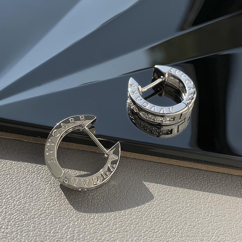 Retro Inlaid Silver Diamond Stud Earrings - Women's High-End Luxury French Hoops & Ear Cuffs