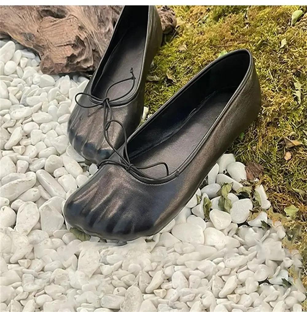 Fashion 2024 Brand New Summer Cool Protruding Toes Mules Flats Chic Slip On Comfy Walking Fashion Leather Toe Shoes Women High Quality