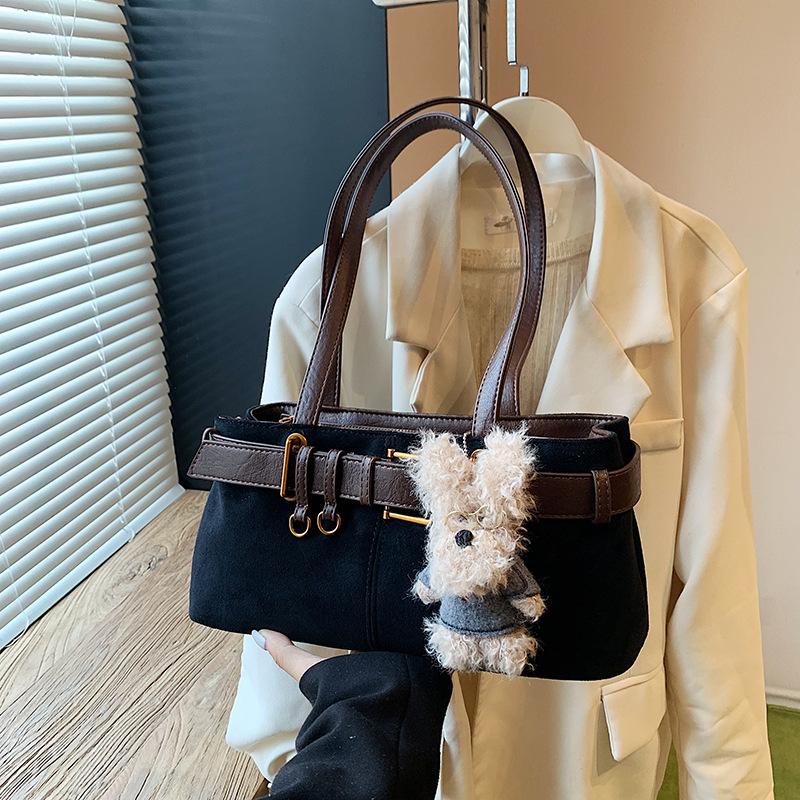 Niche design high-end commuter shoulder bag women's new autumn and winter retro versatile underarm bag