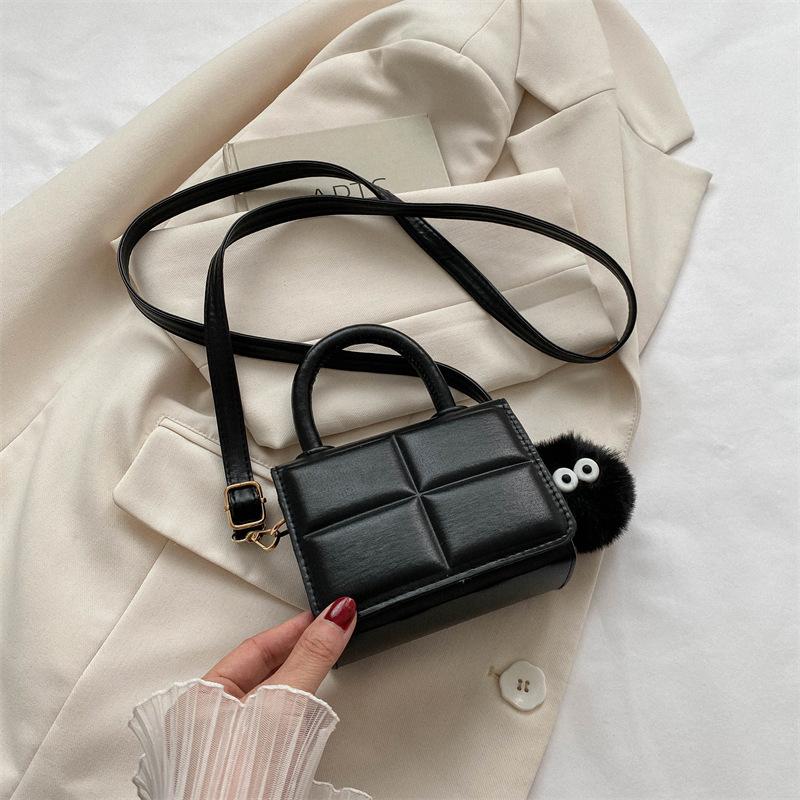 Korean simple and high-end portable small bag women's 2025 summer niche plaid design small square bag trendy shoulder bag