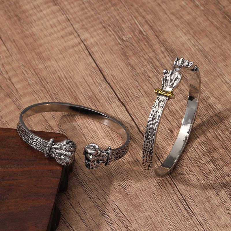 Hot-selling Power in Grip Silver Bracelet Men's Personality Retro Solid Open Fist Power Fist Bracelet