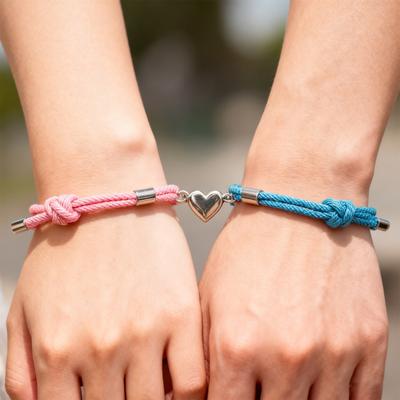 2 Bucăți/Set Brățară cu Pandantiv Inimă Potrivită pentru Cuplu Aliaj Magnetic Farmec de Iubire Brățară cu Șnur Reglabil Bijuterie Cadou pentru Ziua Îndrăgostiților