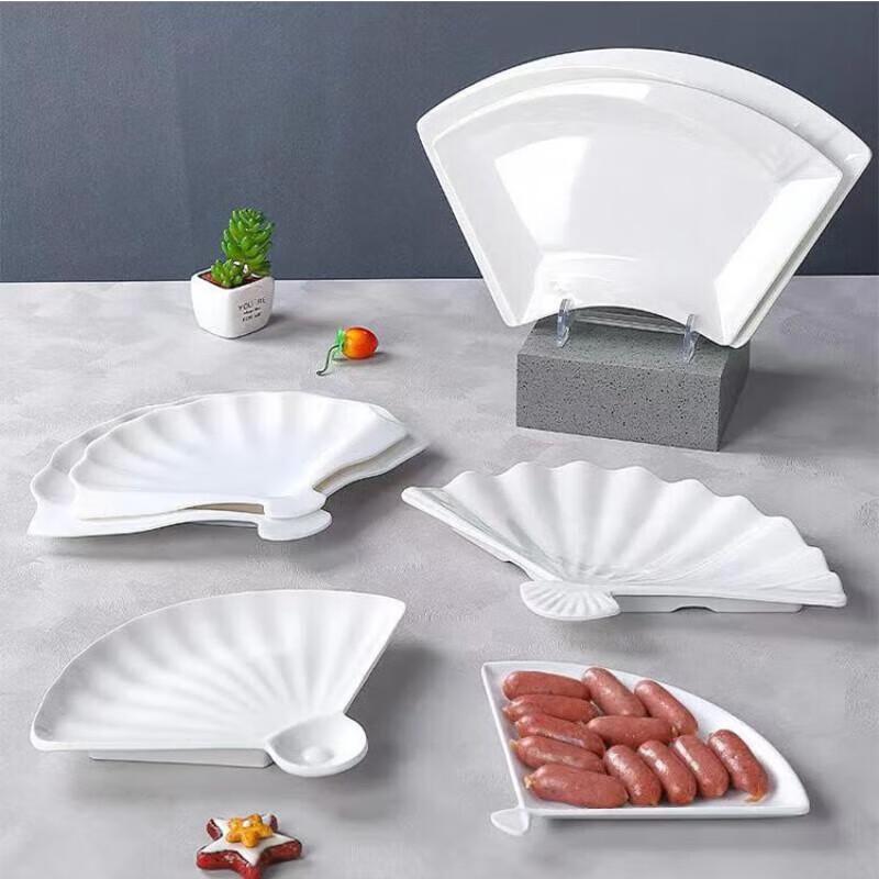 Huei Huang Commercial White Melamine Fan-Shaped Plate