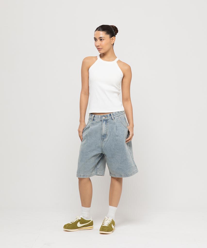 CHAMBROS Wide Non-Faded Single-Pleat Bermuda Denim Half Pants [Light Blue]