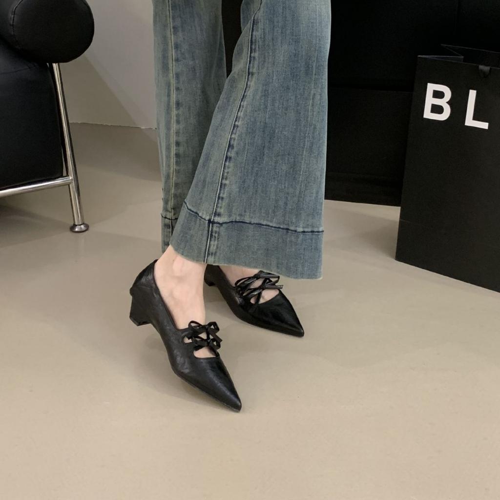 2025 Autumn New Pointed Head Shallow Mouth Low Heel Single Shoes Bow Lace Up Thick Heel Medium Heel Women's Shoes Versatile Small Leather Shoes